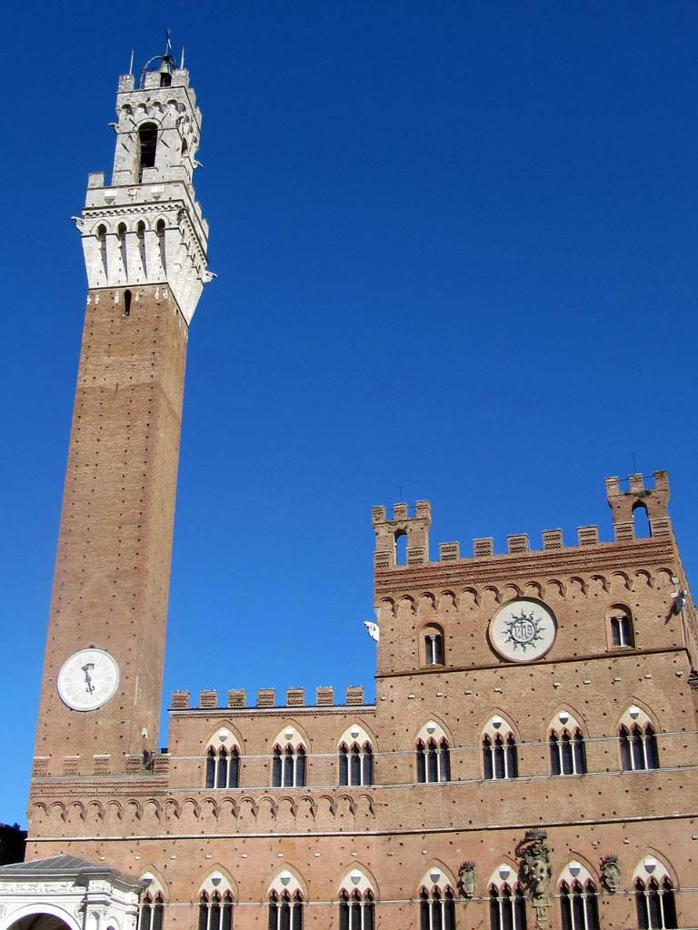 palazzo pubblico e torre del mangia a siena